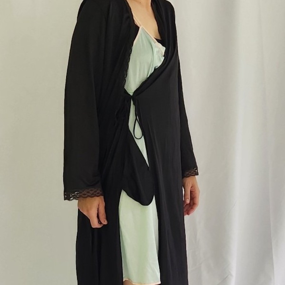 70s/80s Black Nylon‎ Robe - Picture 4 of 6